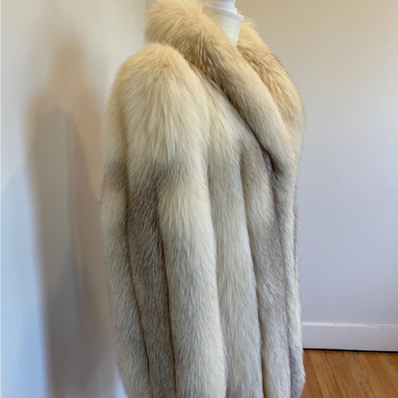 SOLD; Saga Fox Fur Superb Quality Ranched Fox Three Quarter Length Size Large - Picture 4 of 11
